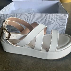 Chase + Chloe Platform Sandals | Size 6 | White